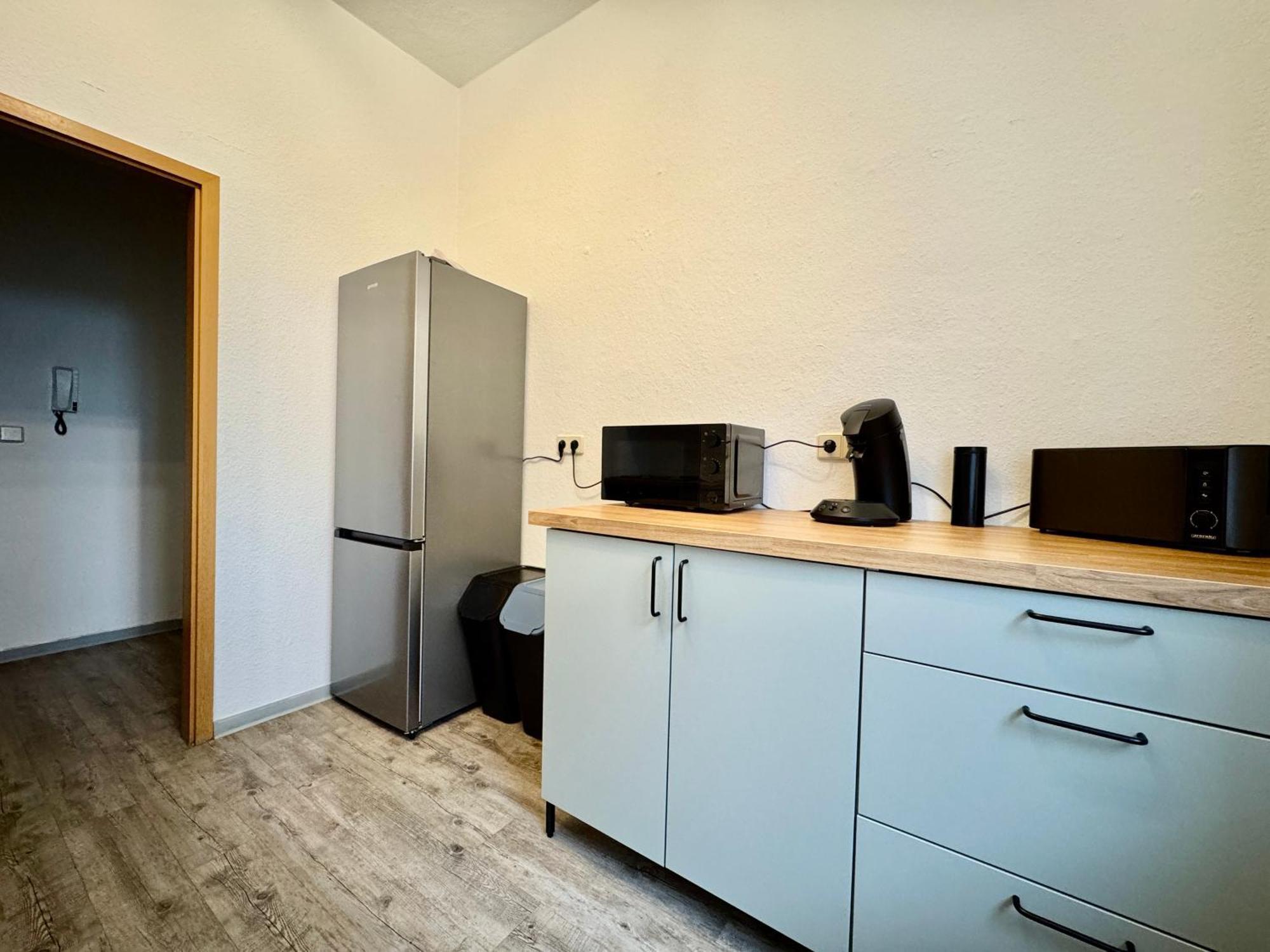 #1 Rebelrents - 4P - Apartment Smart-Tv - Wlan - Voll Ausgestattete Kueche Zeitz Exterior photo