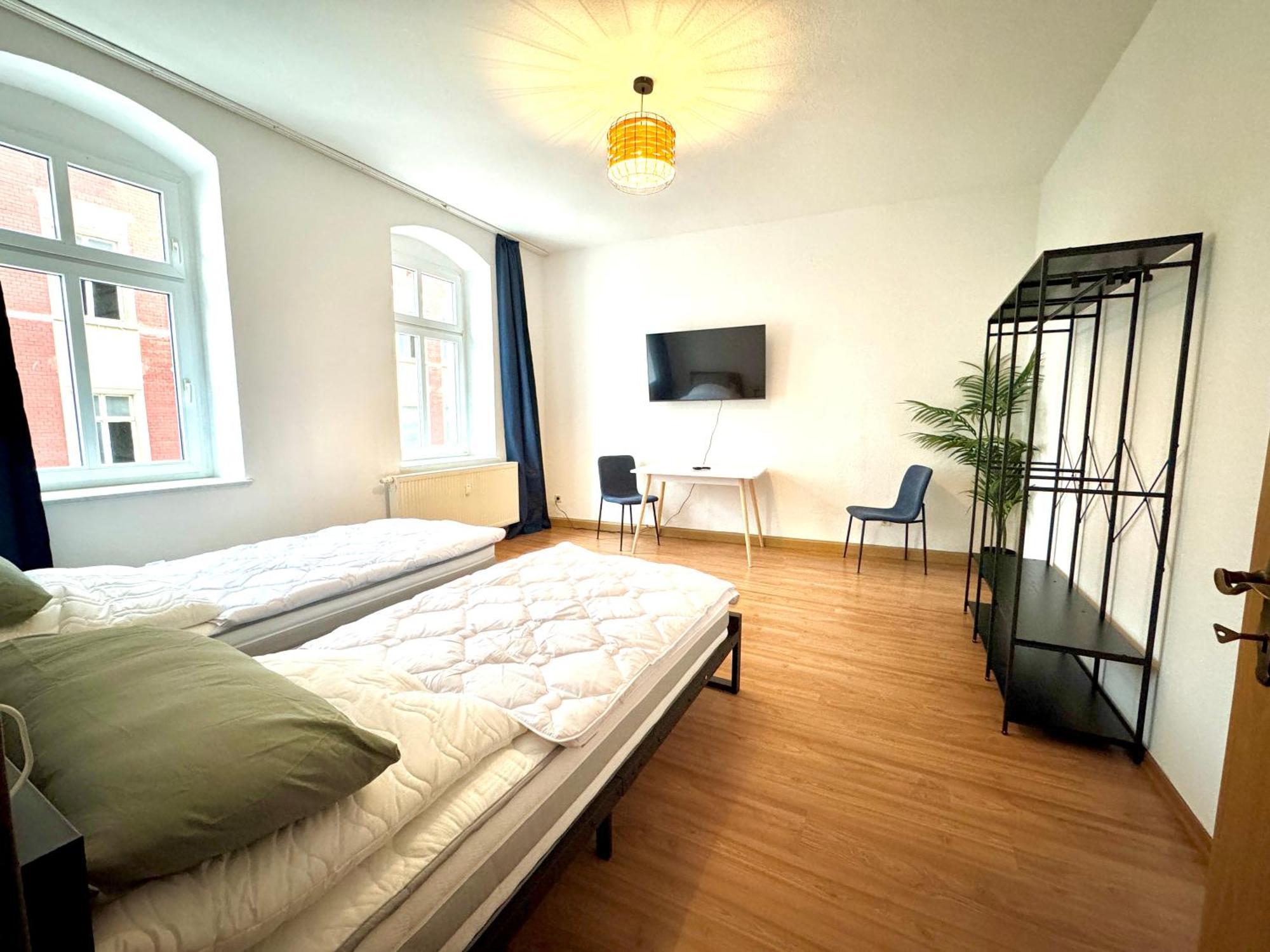 #1 Rebelrents - 4P - Apartment Smart-Tv - Wlan - Voll Ausgestattete Kueche Zeitz Exterior photo